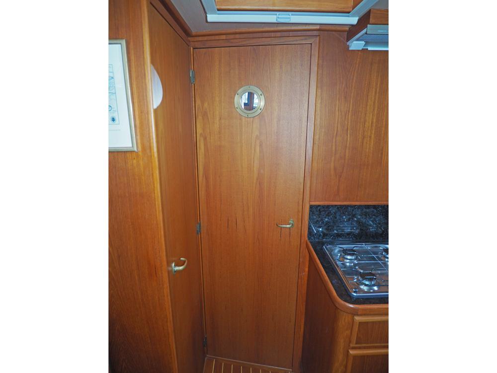 Fore ship, Accommodation